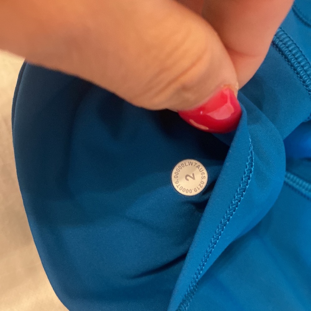 Lululemon shorts size 2 - Picture 5 of 5